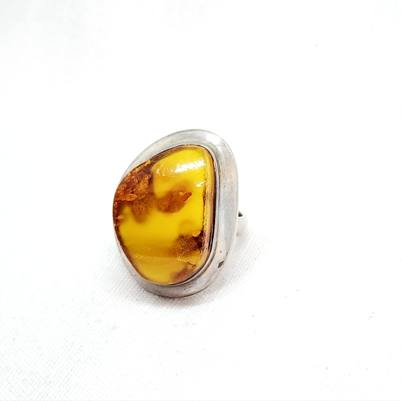 Egg yolk butterscotch Amber ring - Picture 3 of 5